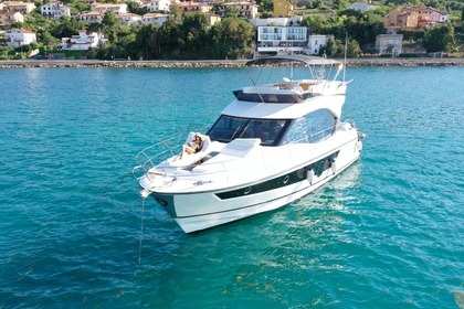 Charter Motor yacht Beneteau Monte Carlo 52 Seget Donji