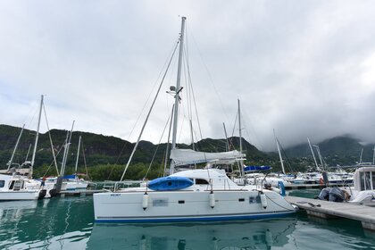 Rental Catamaran LAGOON 380 Eden Island, Seychelles