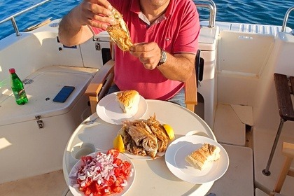 Hire Motorboat Arvor 230as Bar