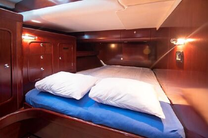 Beneteau 64 for 8 Guests on Charter