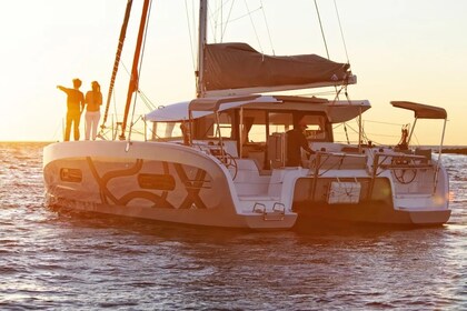 Charter Catamaran Beneteau Excess 11 Toulon