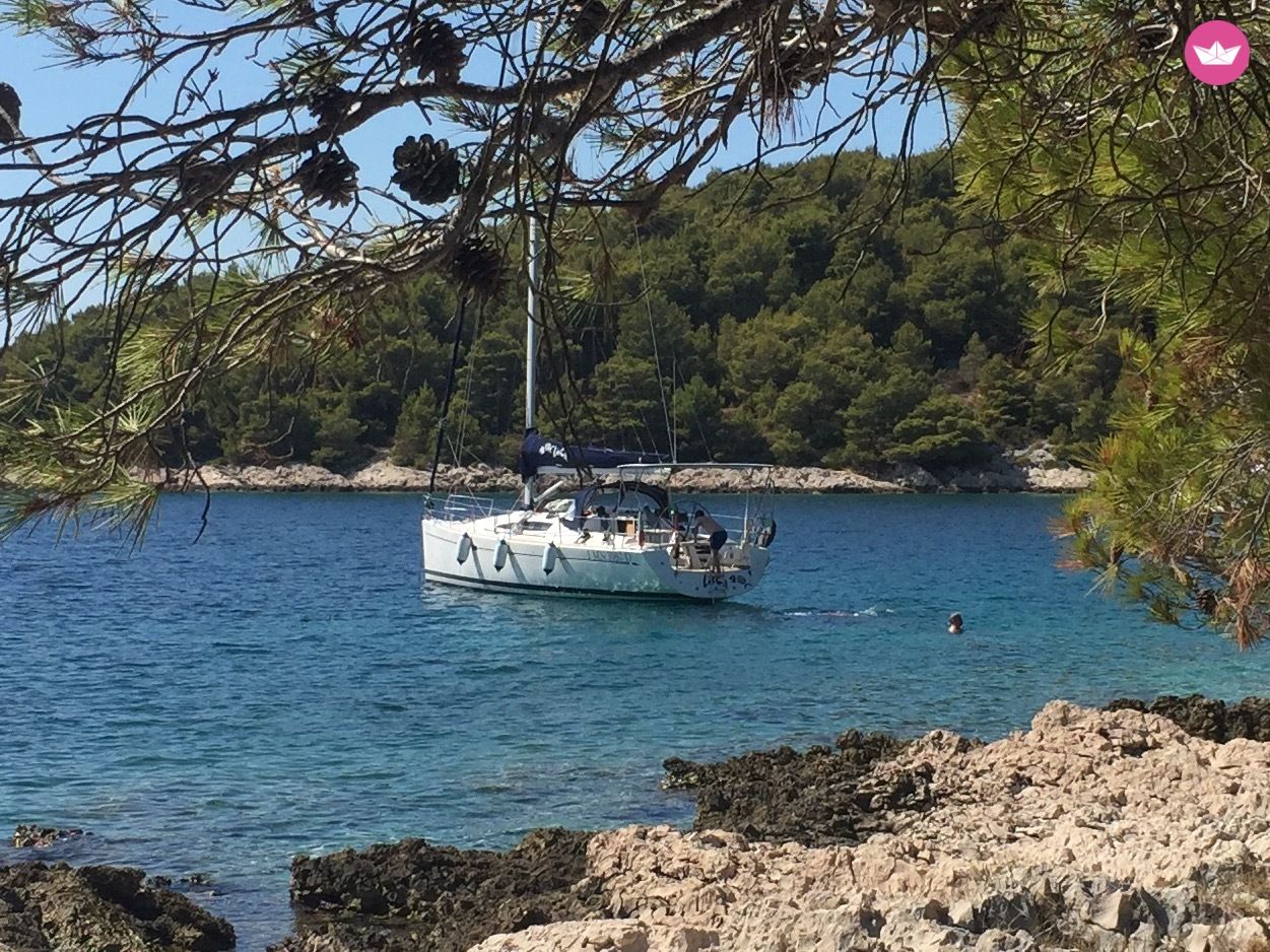 Velero Elan 410 en alquiler