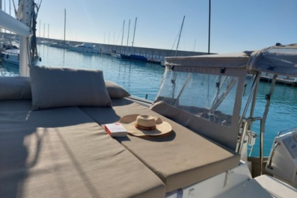 Charter Catamaran Fountaine Pajot Saona 47 Castiglioncello