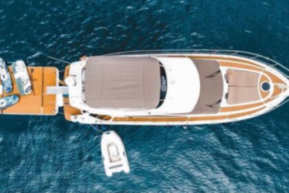 Ενοικίαση πολυτελούς γιοτ στη Marina El Portet Denia "Astondoa 45 Fly 960cv"