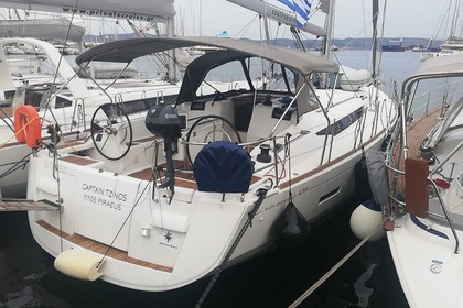 Hire Sailboat  Sun Odyssey 439 Volos