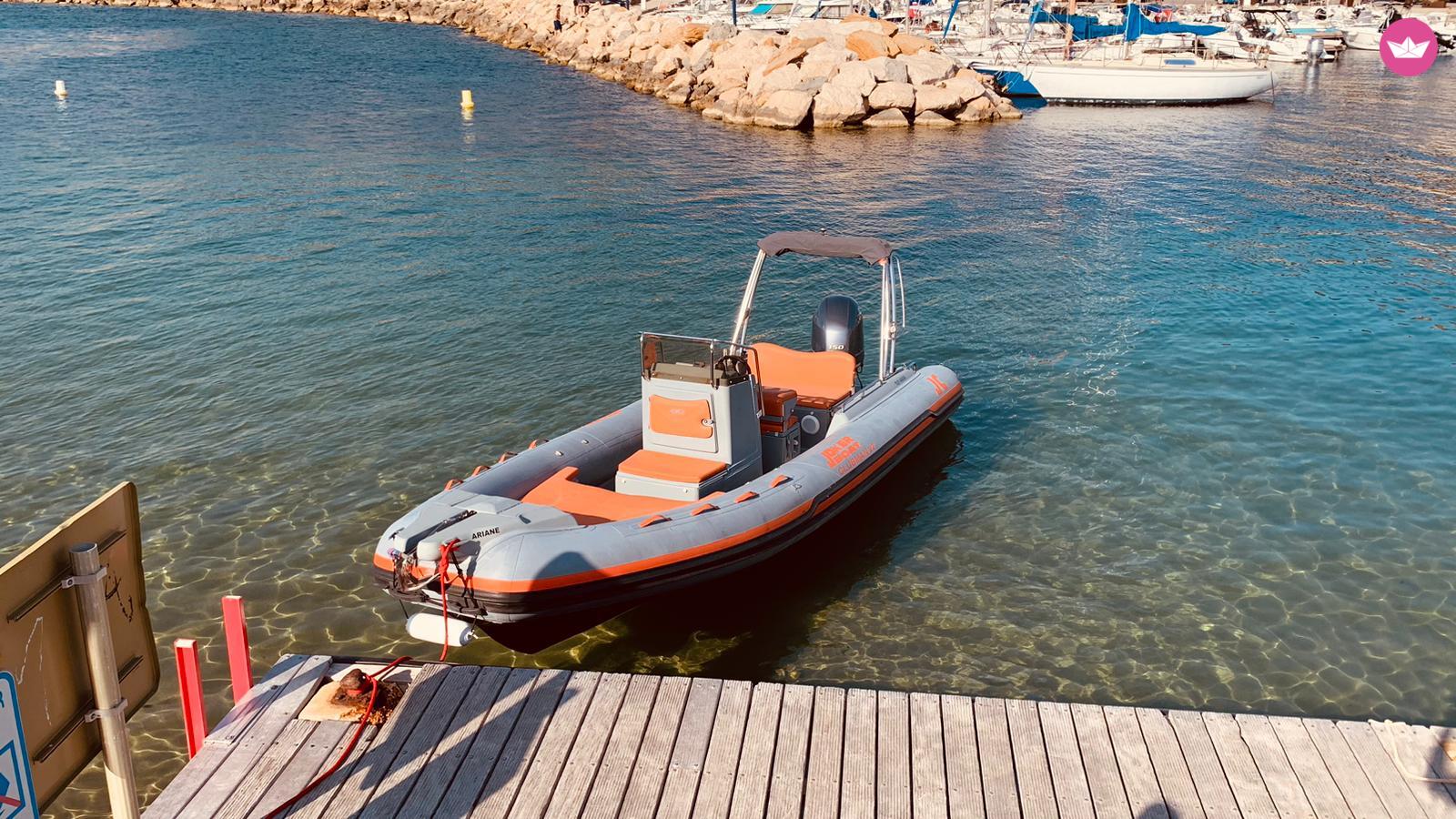 Semi-rigide Joker Boat Club man 22 150cv 7