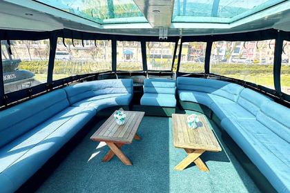 Ultra Luxury 30-Guest VIP Yacht – Premium Bosphorus Experience