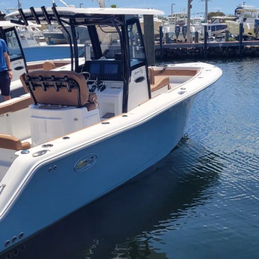 Rent Sea Hunt 27 Gamefish Motorboat (2022) in Marathon Click&Boat