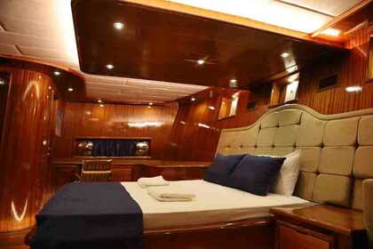 Ultra Luxury Comfortable Aegean Cruiser