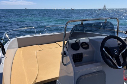 Boat without license 6 people