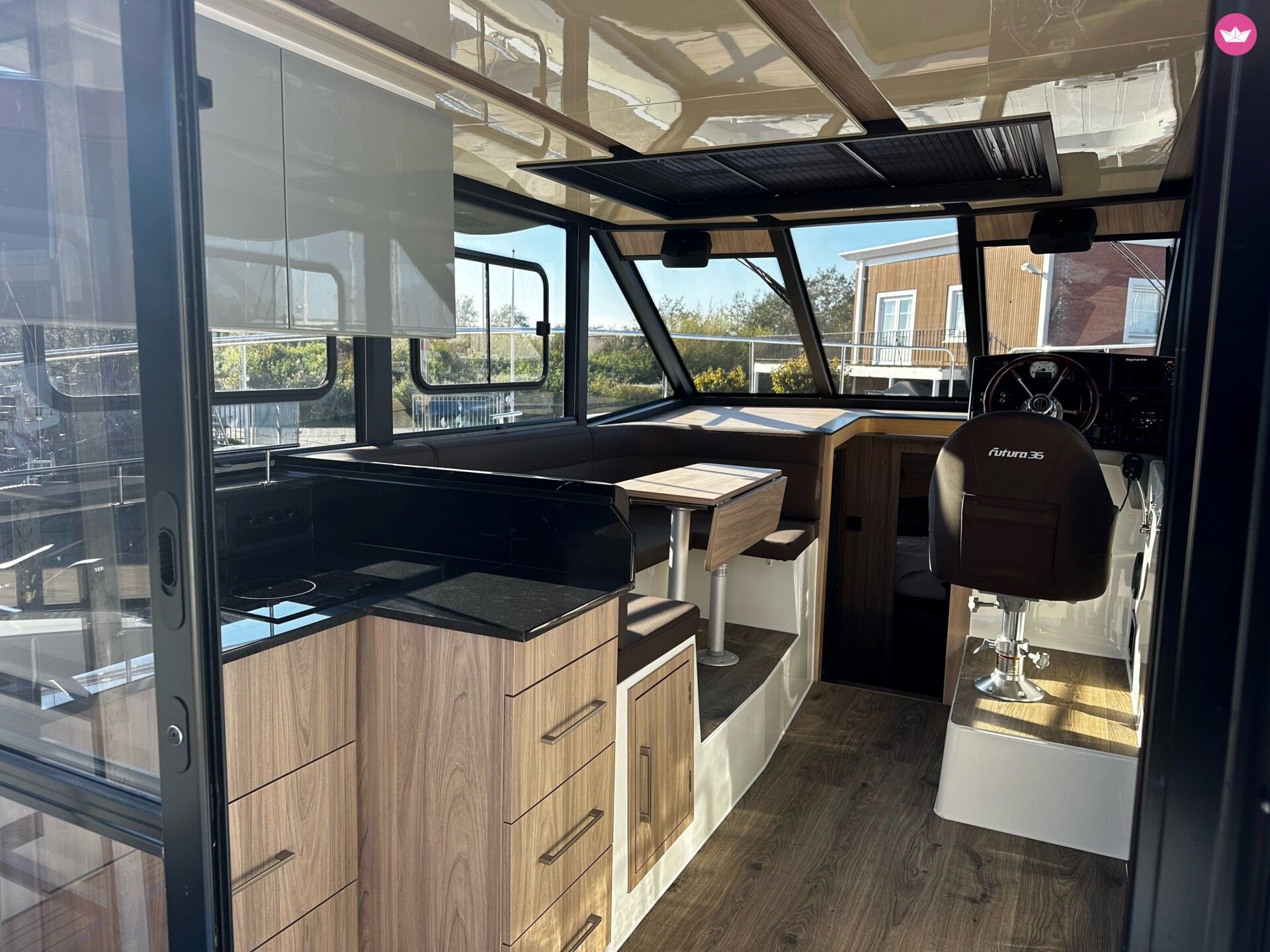 Bateau à moteur Cobra Yachts Futura 36 80cv 7