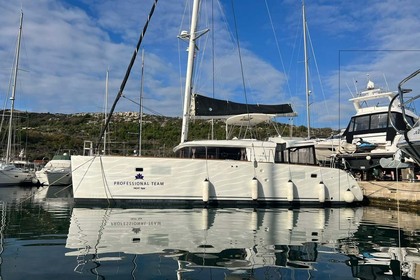 Rental Catamaran Lagoon-Bénéteau Lagoon 450 F - 4 + 2 cab. Split