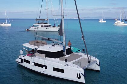 Hire Catamaran Aventura yachts A37 Valencia