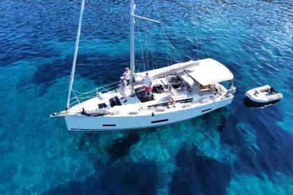 Hire Sailboat Dufour Dufour 390 Bormes-les-Mimosas