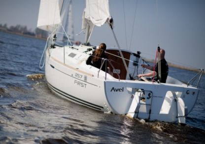 Location Voilier Beneteau First 25.7S Saint-Gilles-Croix-de-Vie