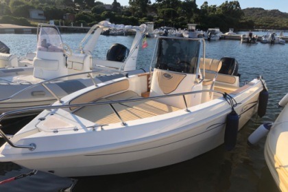 COMFORTABLE BOAT WITHOUT A LICENSE FOR THE MADDALENA ARCHIPELAGO AND CORSICA