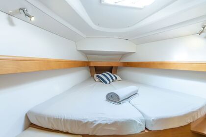 Jeanneau 42 Sailing Yacht