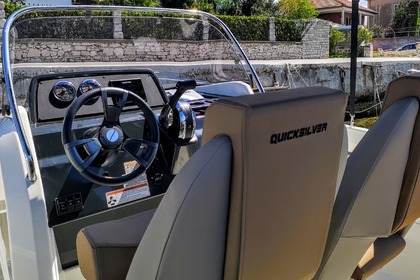 Quicksilver 605 open