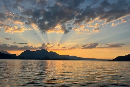 Luxury 12 seater pontoon boat with skipper