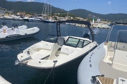 Charter Motorboat SEA RAY SEA RAY 210 Cavalaire-sur-Mer
