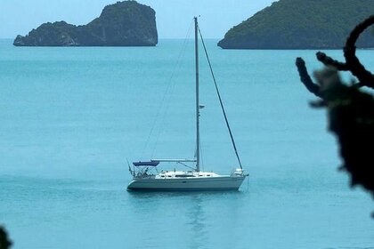 Charter Sailboat Catalina Yachts Catalina 375 Phuket
