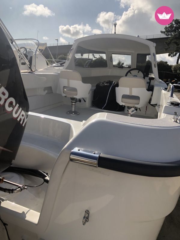 Bateau à moteur Smartliner Cuddy 75cv 2