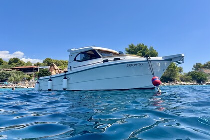 Charter Motorboat Camaro 1000 Trogir