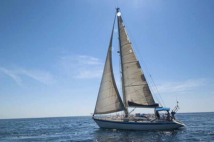 BATEAU PARTAGÉ AUTOUR DES ÎLES DE LA MER IONIENNE.