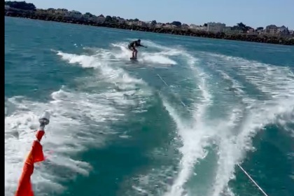Location Bateau à moteur Jeanneau Cap Camarat 555 Saint-Gilles-Croix-de-Vie