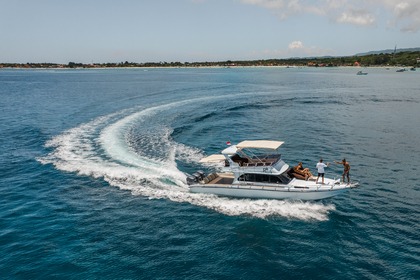 Charter Motorboat Yamaha x3 250HP Bali