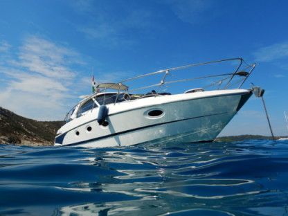 Location Bateau à moteur Elan 35 Power Mandelieu-la-Napoule