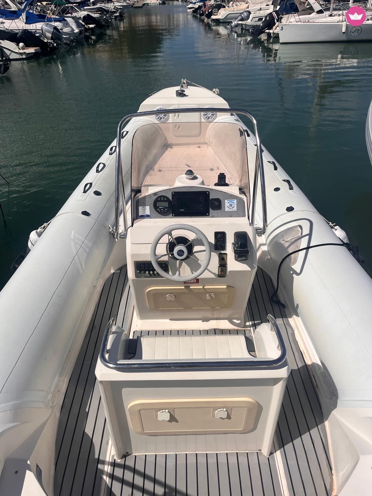 Semi-rigide NOUVA JOLLY KING 720 EXTREME 250cv 2