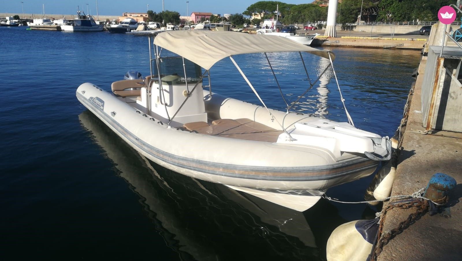 Semi-rigide Capelli Tempest 900 250cv 3