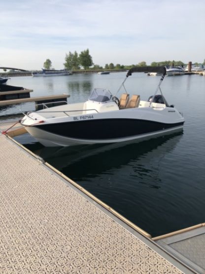 Rental Motorboat Quicksilver Open 555 Hyères