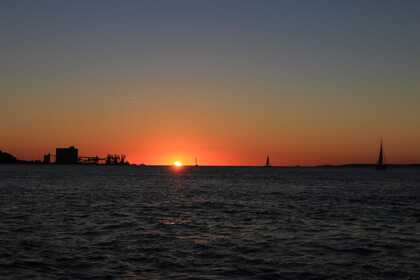 PRIVATE Golden Hour Boat Tour - MEILLEURE navigation exclusive au coucher du soleil !