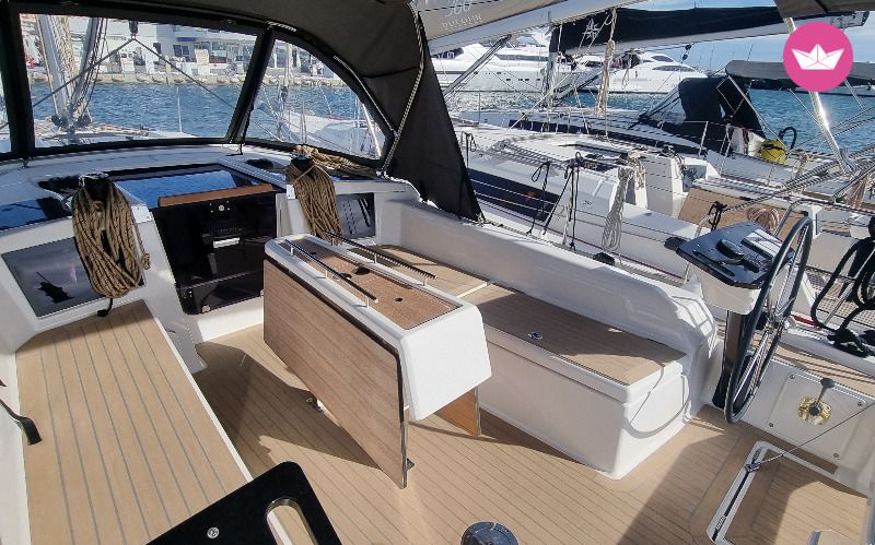 Voilier DUFOUR 37 SKYLINE 10m 3