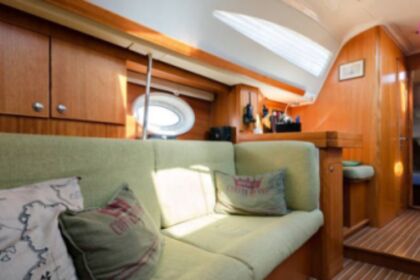 Half Day Trip to Dia Island