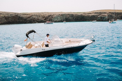 Alugue este iate para conhecer Menorca e suas prai