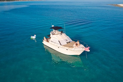 All Inclusive Private Boat Tours on a Vintage Sport Fishing Boat