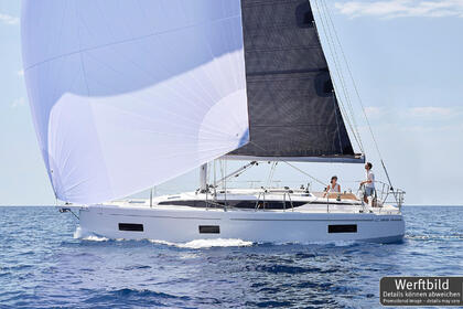 Rental Sailboat Bavaria Yachtbau Bavaria C38 Punat