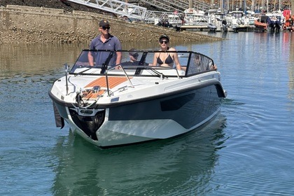 Hyra båt Motorbåt SILVER BOAT VENEET OY SILVER VIPER DAY CRUISER Saint-Malo