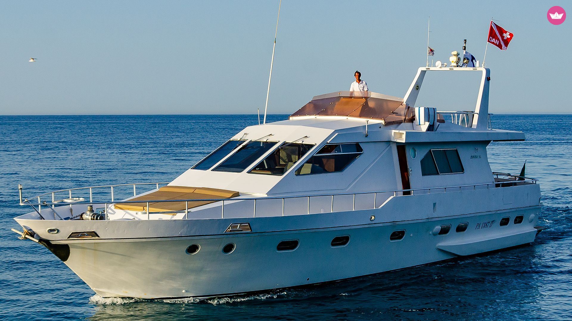 Bateau à moteur Maiora 60 750cv 8