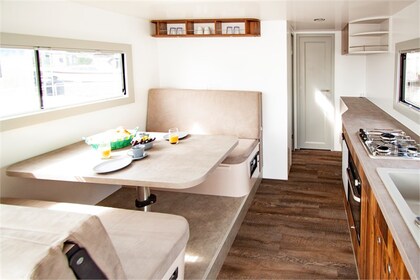 Houseboat of 10.3 meters for rent in Hennigsdorf,
