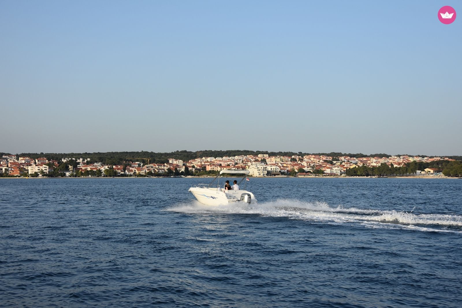 Motorboat Tusek Cobra 499F for hire