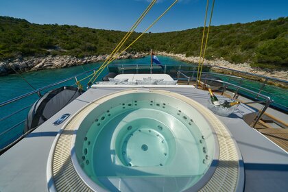 Verhuur Zeiljacht Custom Sailing Yacht Rara Avis Marina Nava