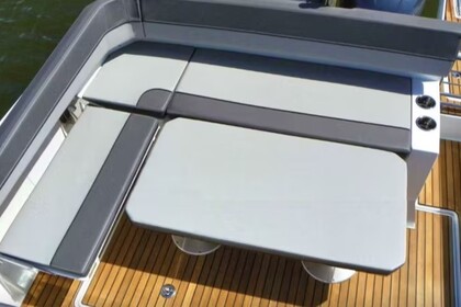 Jeanneau Cap Camarat 9.0 WA Motor Yacht Rental in Eivissa, Illes Balears