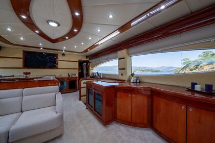 Luxury Motoryacht with a capacity of 10 people