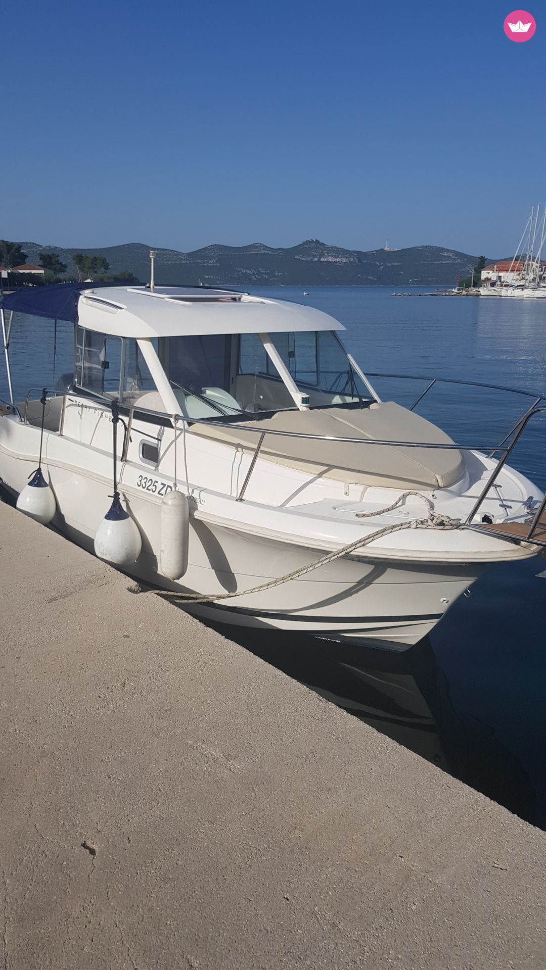 Motorboat Jeanneau Merry Fisher 725 for rental