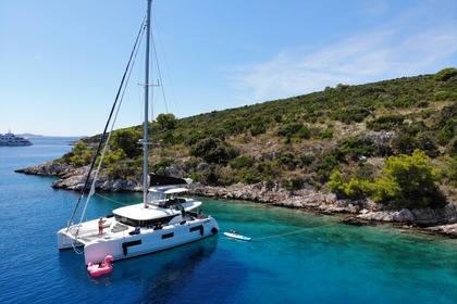 Catamarano Lagoon 46