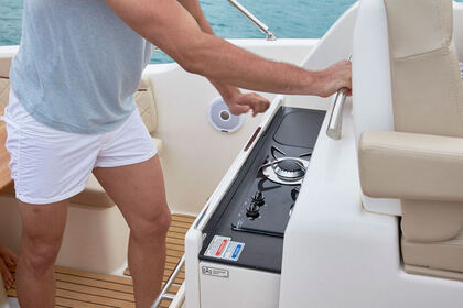 QUICKSILVER 875 SUNDECK